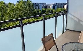 Stylish Newly Renovated 1Br Apartment With Free Parking Near Arkadia